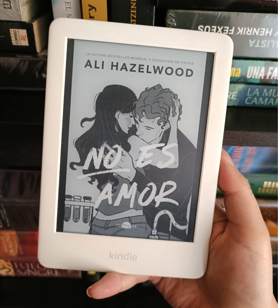 "No es amor" de Ali Hazelwood